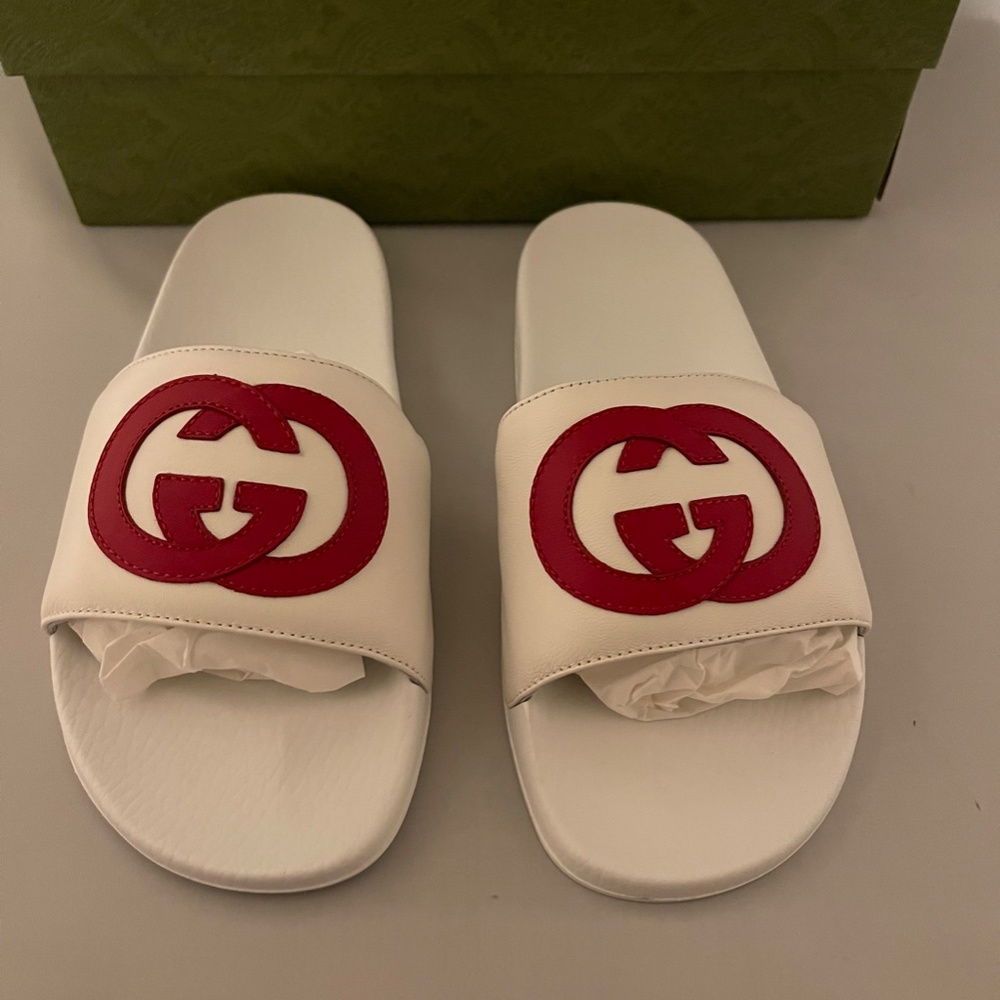 GUCCI LOGO SLIDES